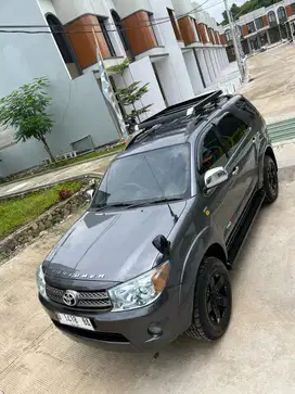 Toyota Fortuner 2005 Bensin