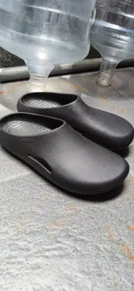 Sepatu Sandal Crocs Pria Original