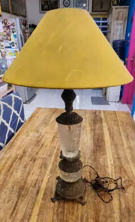 Lampu Kristal Antik