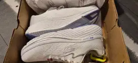 Skechers max cushioning