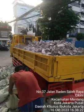 Jasa buang sampah puing urugan dan pindahan