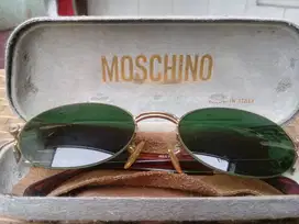 Kacamata Moschino