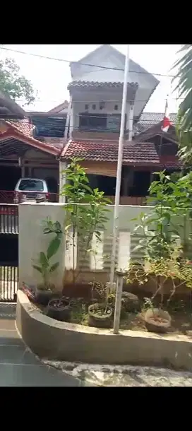 Jual Rumah di MegaCinere blok G jalan mentawai luas 210m