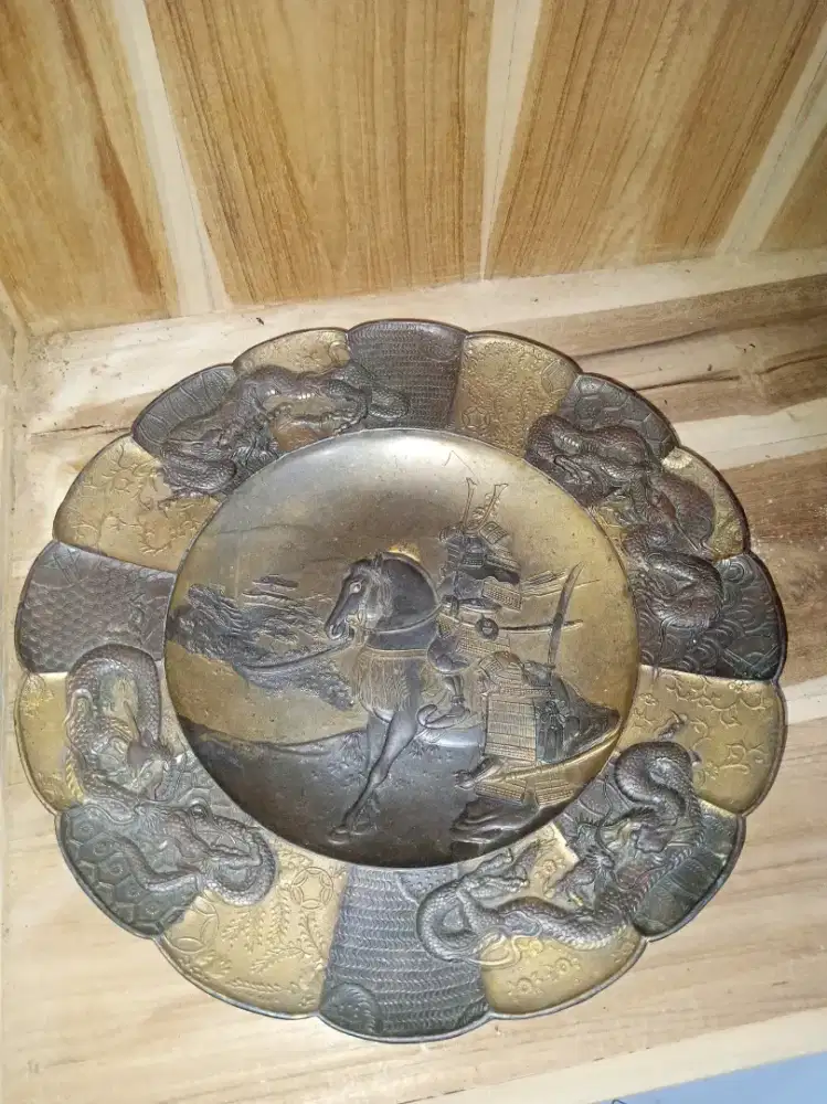 Piring kuningan samurai
