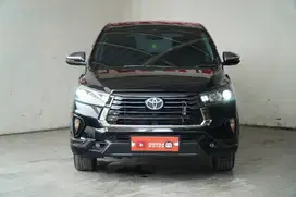 Toyota Innova Venturer 2.0 AT 2022 Hitam