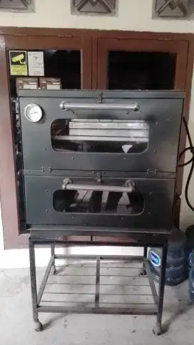 DIJUAL standing oven gas