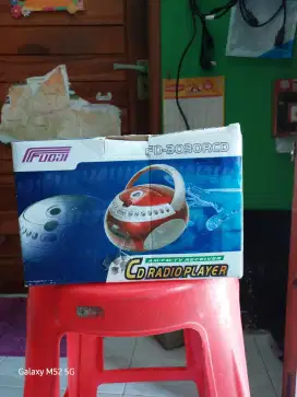 Cd player dan radio BNOB merk Funai