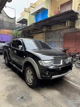 Triton Exceed manual 4x4 Tahun 2011