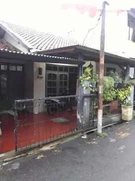 dijual Rumah Terawat Ciwastra dekat Margahayu Raya SHM 750 JT