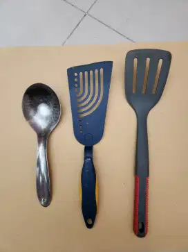alat dapur sutil dan centong nasi