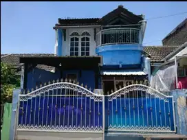 Disewakan bulanan rumah di perumahan cingcin permata indah, furnished