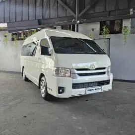 TOYOTA HIACE COMMUTER DIESEL MT 2024