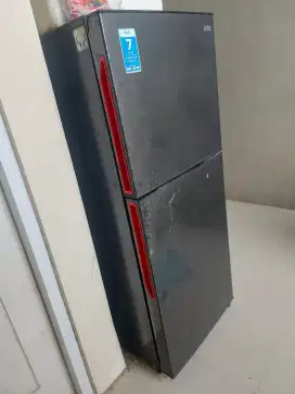 Kulkas merk Aqua
