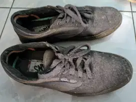 Sepatu Vans Gilbert Crocket size 42