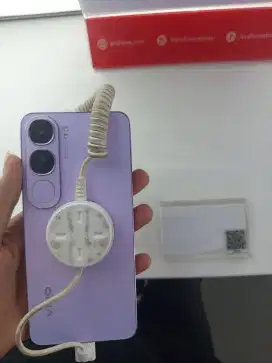 VIVO V40 Lite  (purple, silver & black)