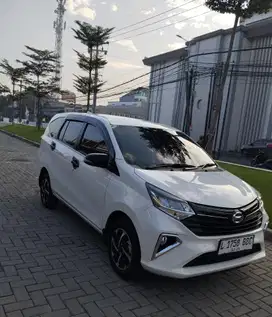 Daihatsu Sigra R Deluxe 2024 istimewa