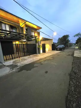 Rumah mewah modern full furnish dekat stadion maguwoharjo