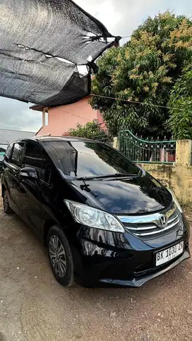 HONDA FREED 1.5 E AT 2012
