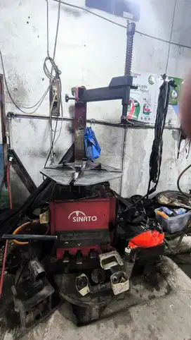 Dijual Cepat Mesin Pembuka Ban / Bukaan Ban untuk Uk. Ban Ring 12 - 24