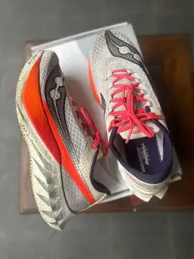 Sepatu Running Saucony Endorphin Pro 4 Size 44.5 Fullset