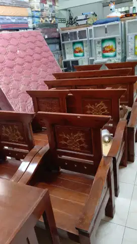 Kursi tamu akasia