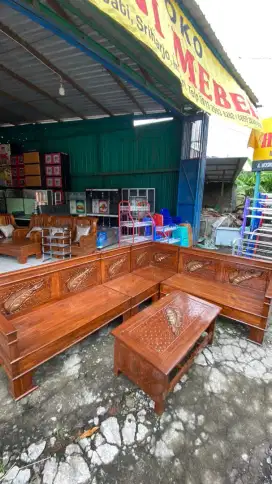 Kursi sudut akasia