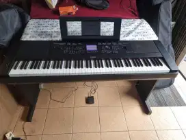 Piano yamaha dgx660
