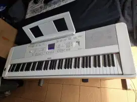 Piano digital yamaha dgx660 white