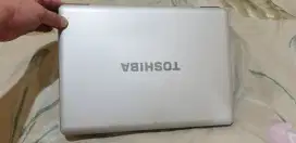 Laptop toshiba 14,1 inc kondisi nyala