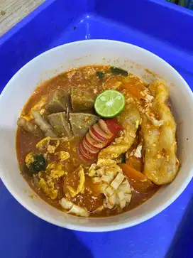 Di cari crew untuk memasak dan bantu2 di kios seblak