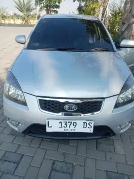 Kia pride 2011 silver