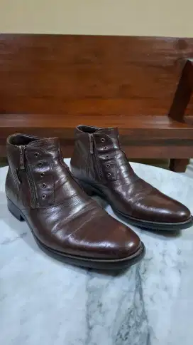 Sepatu  Pierre Cardin Paris