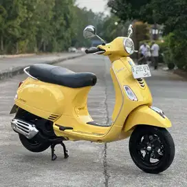 Dijual Cepat Piaggio Vespa LX 125 IGET TH 2017 warna Kuning VERY GOOD