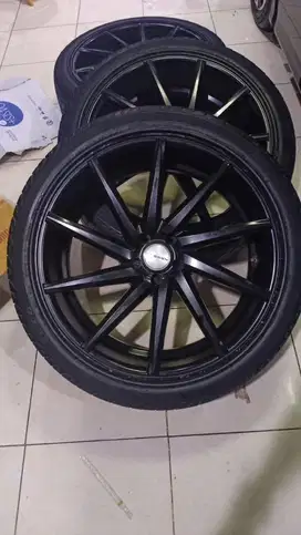 Velg ban vossen R22 lubang 5 265/40/22 ET 45 pcd 113.1
