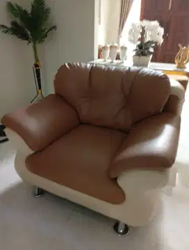 Jual kursi sofa moris 3.2.1 kondisi 95 persen.