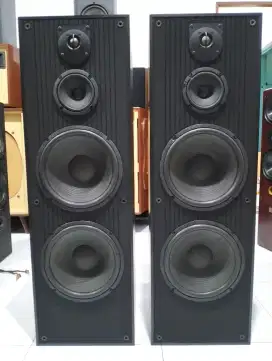 Speaker JBL model TLX 180