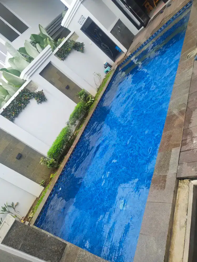 Maintenance kolam renang