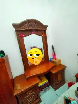 Furniture rumah tangga