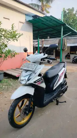 Bissmillah dijual motor Honda beat fi 2013 istimewa