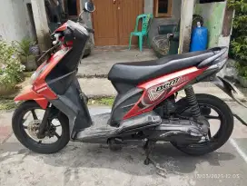 Honda Beat Karbu 2010, warna merah, pajak hidup, pemakaian sendiri..