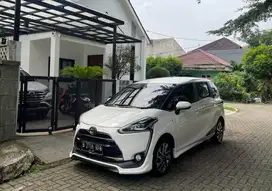 Toyota Sienta Q 2017 AT Matic Type tertinggi Model 2018 Non V G