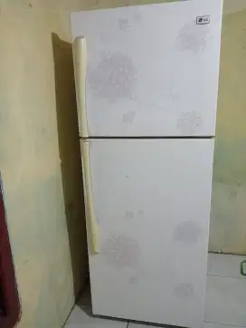 Kulkas LG 2 pintu