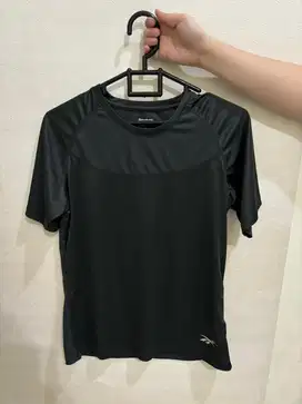 Baju Olahraga Reebok