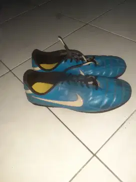 Sepatu olah raga merk. Nike