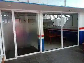 Pintu sliding kaca alumunium putih
