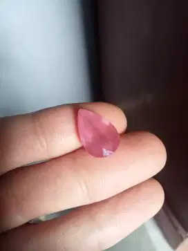 Batu ruby cocok buat liontin wanita