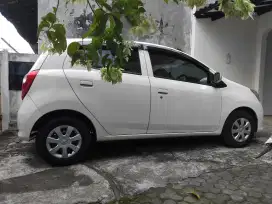 Dijual Toyota agya putih, manual, AB sleman th 2014