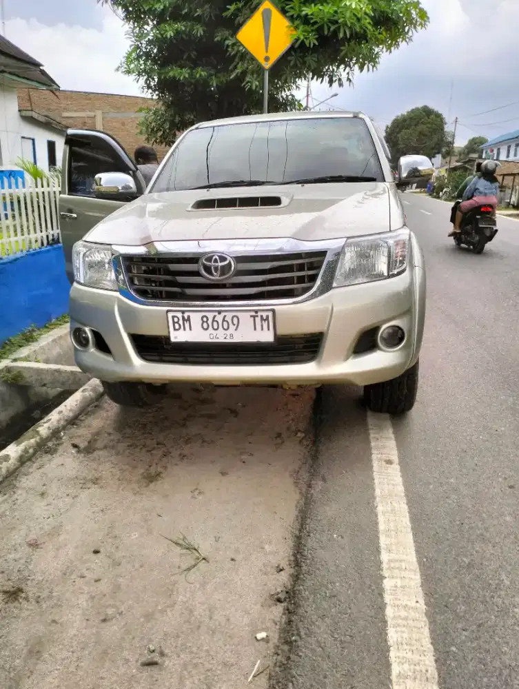Dijual Hilux DC 2012