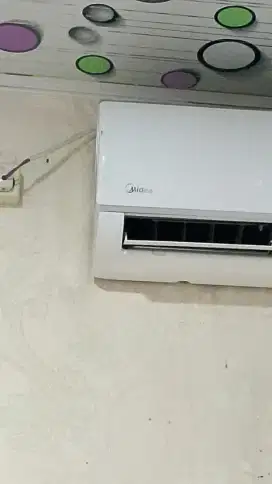 Dijual cepat ac midea