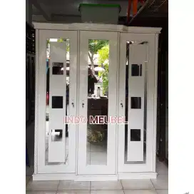 LEMARI PAKAIAN KAYU 3 PINTU NEW MODERN KEKINIAN